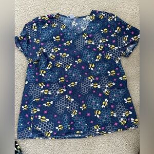 Bee scrub top